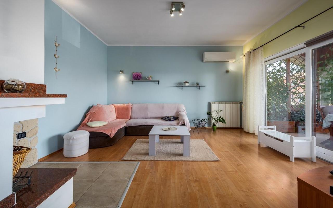 Iva House With Apartment ウマグ エクステリア 写真