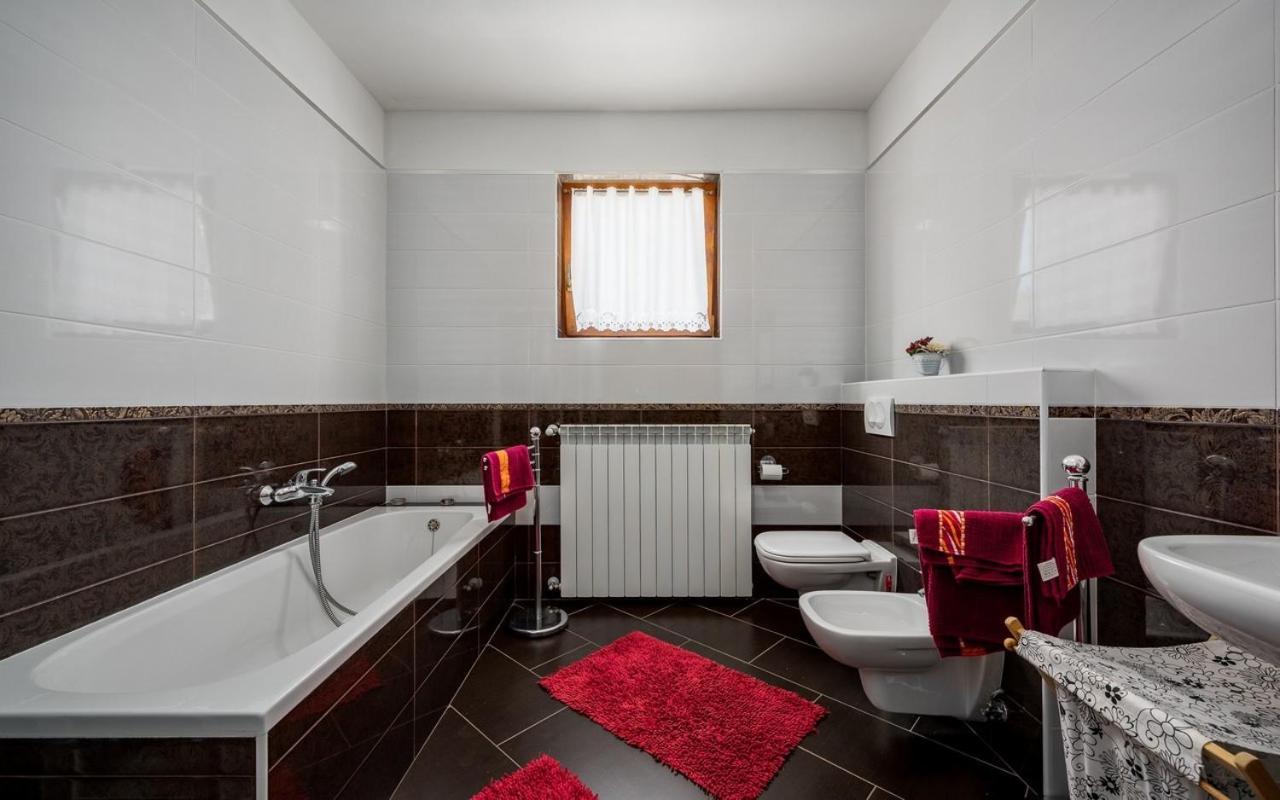Iva House With Apartment ウマグ エクステリア 写真